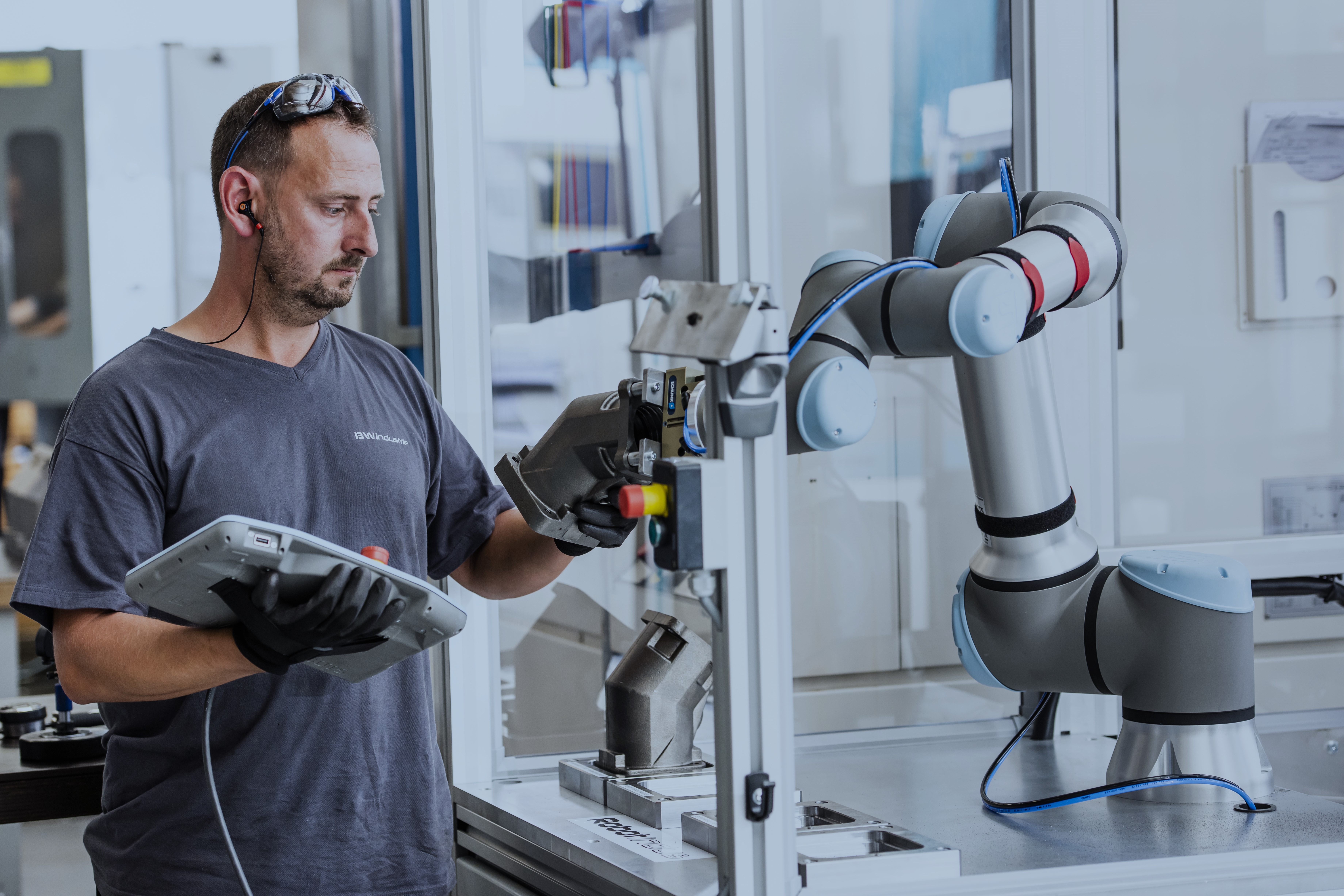 Collaborative robots. Коллаборативный робот Universal Robots. Коботы ur. Робот ur10 Tig. Робот манипулятор ur 10e.